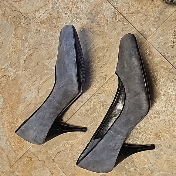 Gray heels - Picture 2 of 4